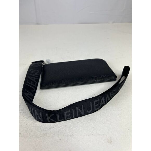 Calvin Klein Jeans Women's Zip Wristlet NWT - Picture 5 of 7
